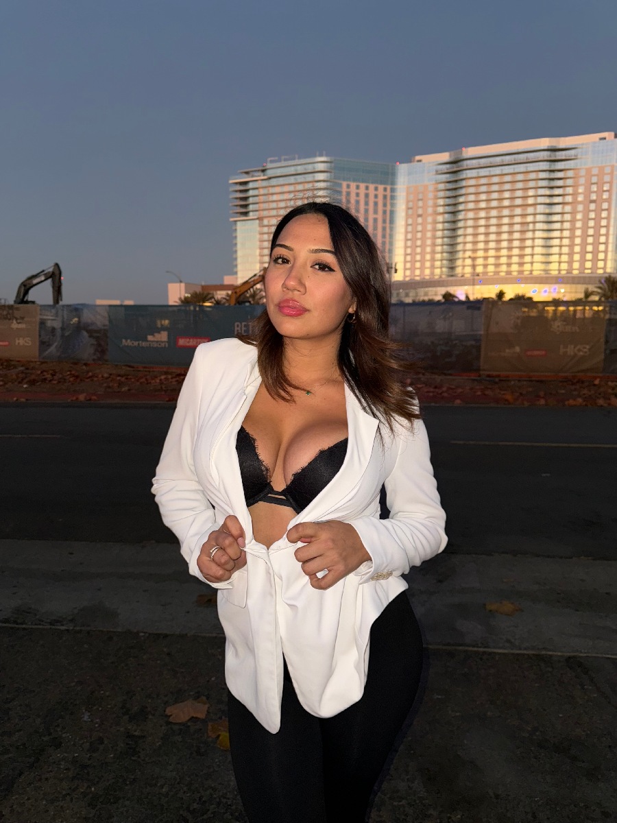 Take a pause and enjoy Ali Cruz — streaming from Zibo