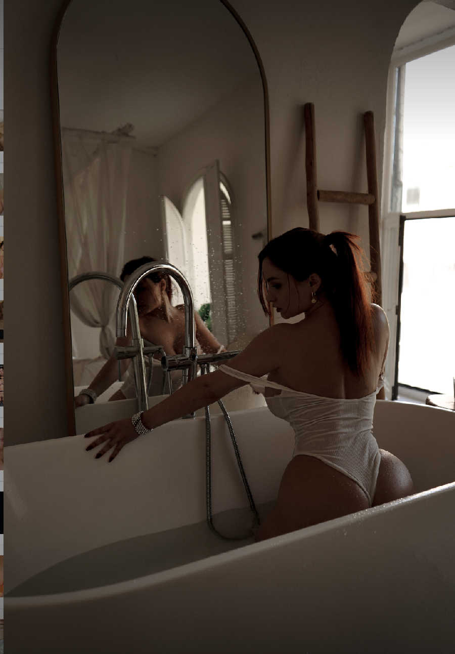 A playful frame from Miranda Faith nude — online in Zibo