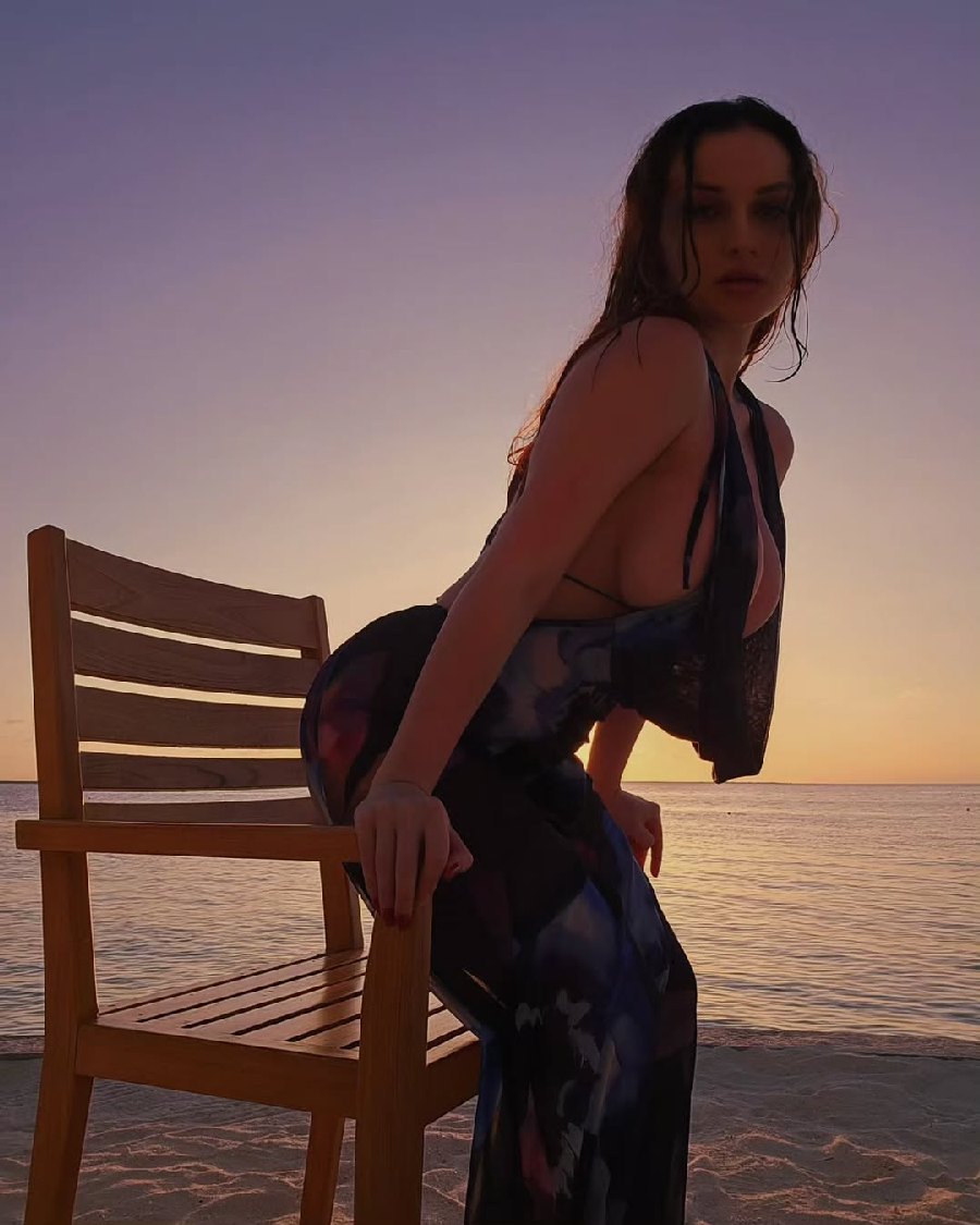 Sexy girl Miranda Faith nude in Zibo