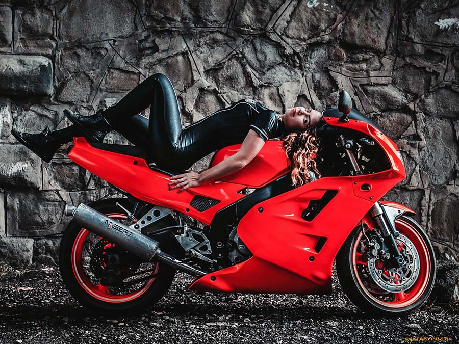 Beautiful girl Beautiful girls and motorcycles in Zibo