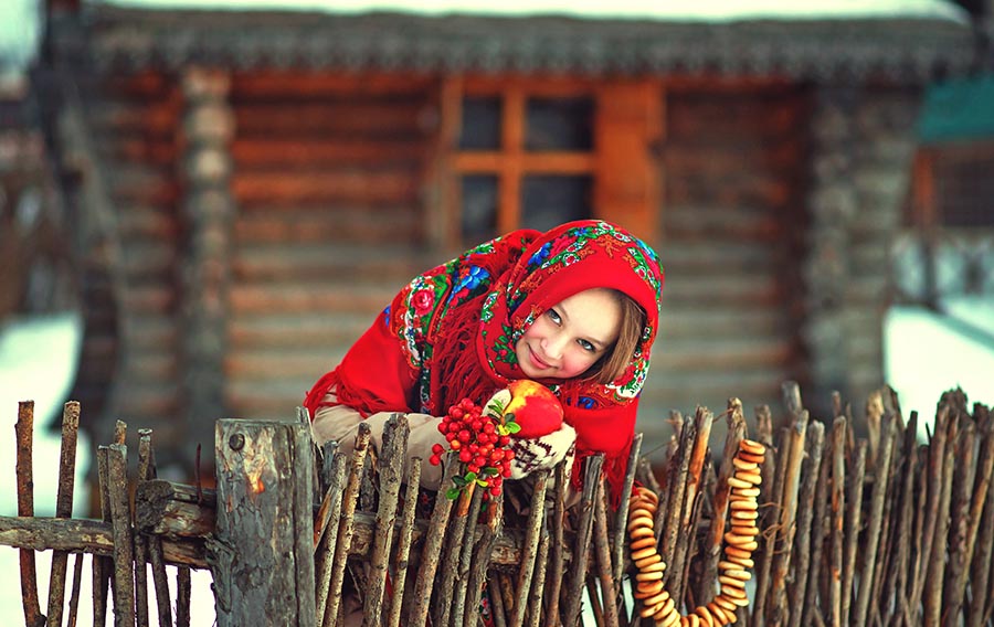 Sexy girl Women in Slavic costumes in Zibo