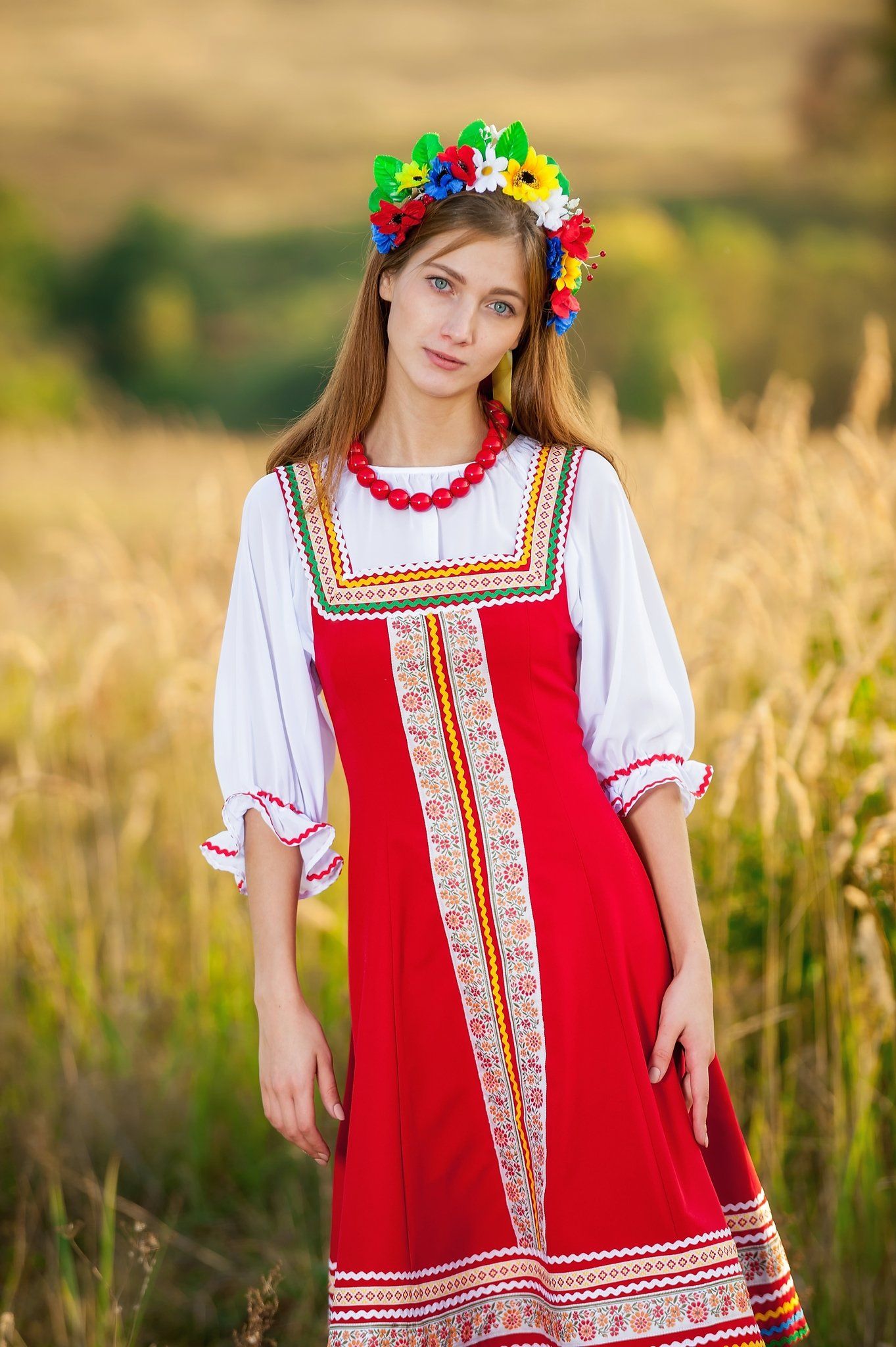 Women in Slavic costumes in Zibo