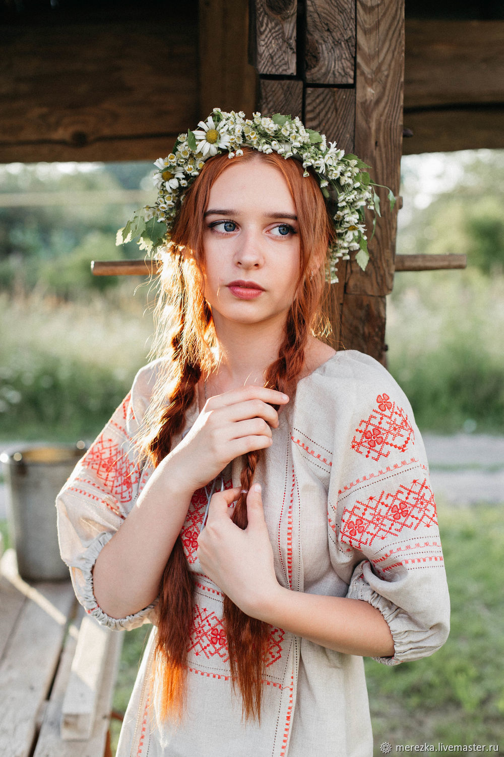 Girls in Slavic costumes in Zibo