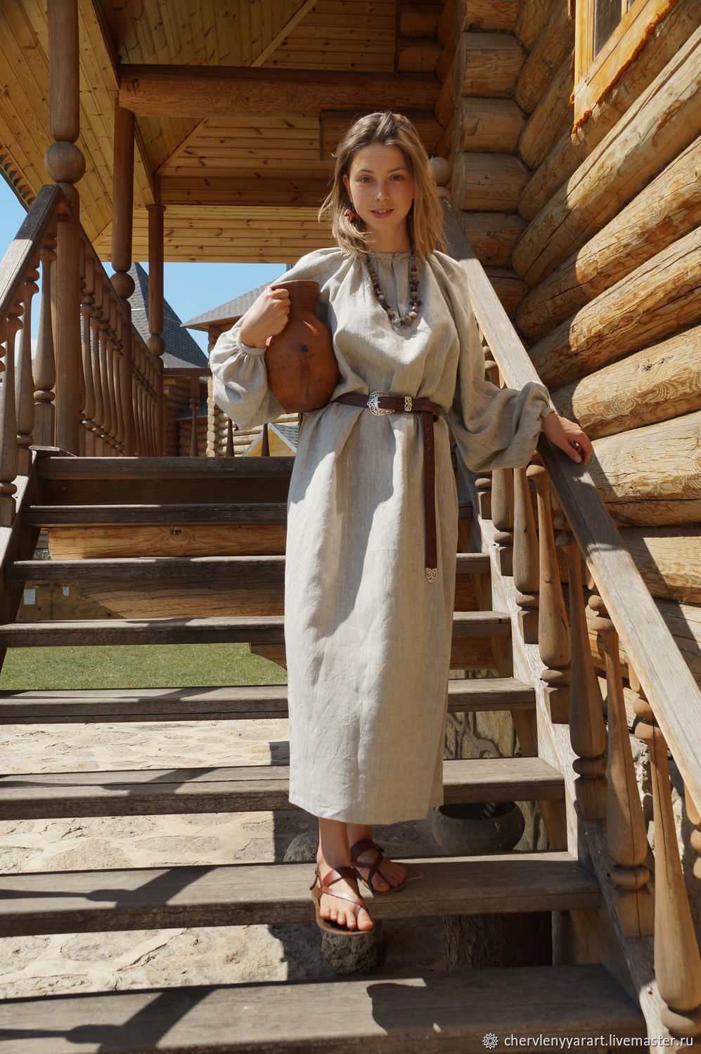 Girls in Slavic costumes in Zibo