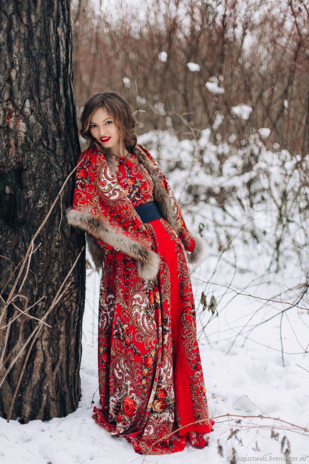 Photo Girls in Slavic costumes in Zibo
