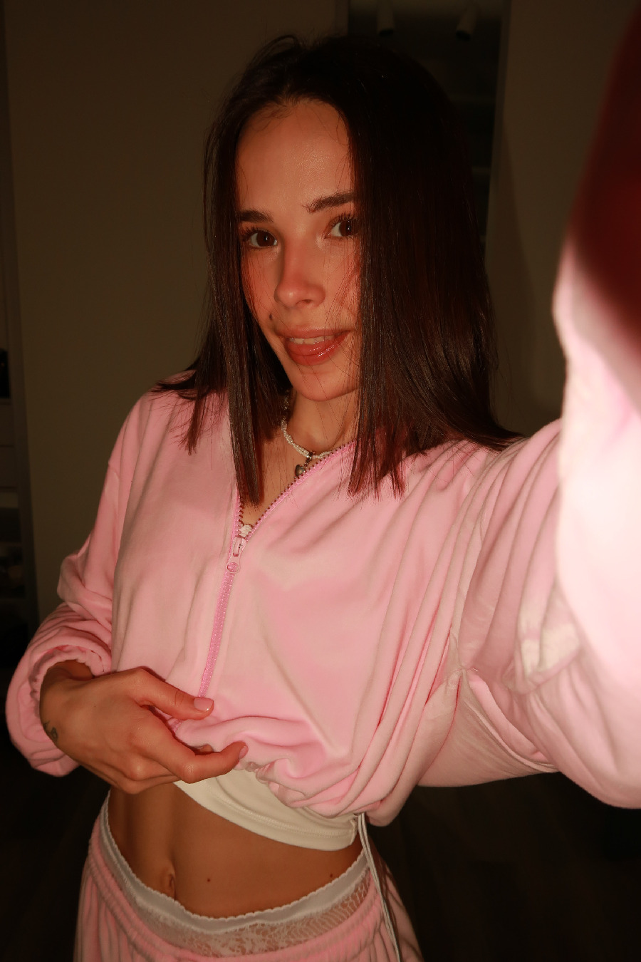 Tina brings the glow — live moments in Zibo