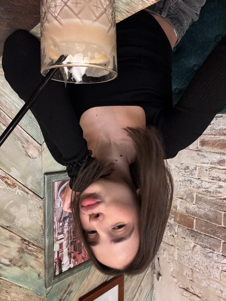 Fresh photos, fresh mood — Tina online in Zibo